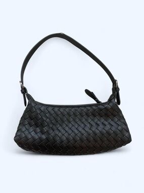 Black shoulder woven small handbag with shoulder strap